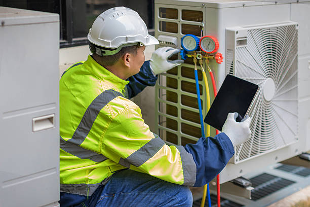 Professional Ac Installation technician working in Wimberley, TX